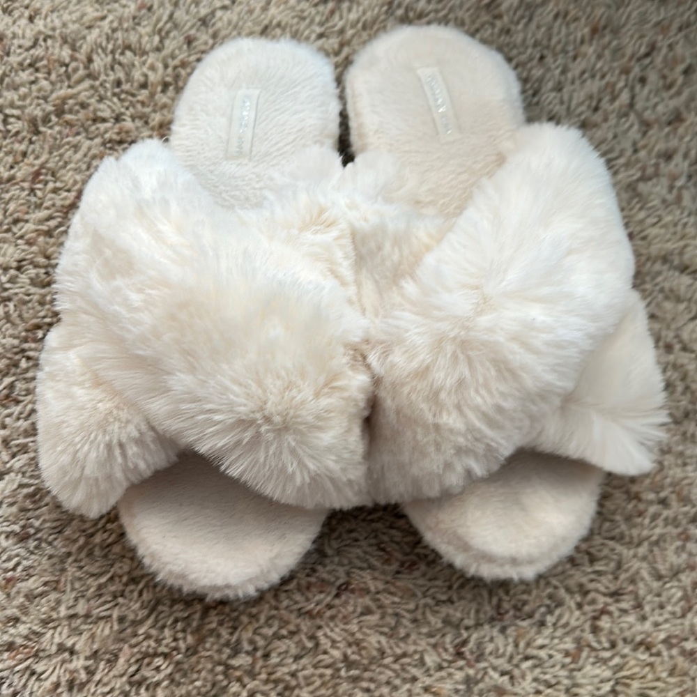 Halluci slippers